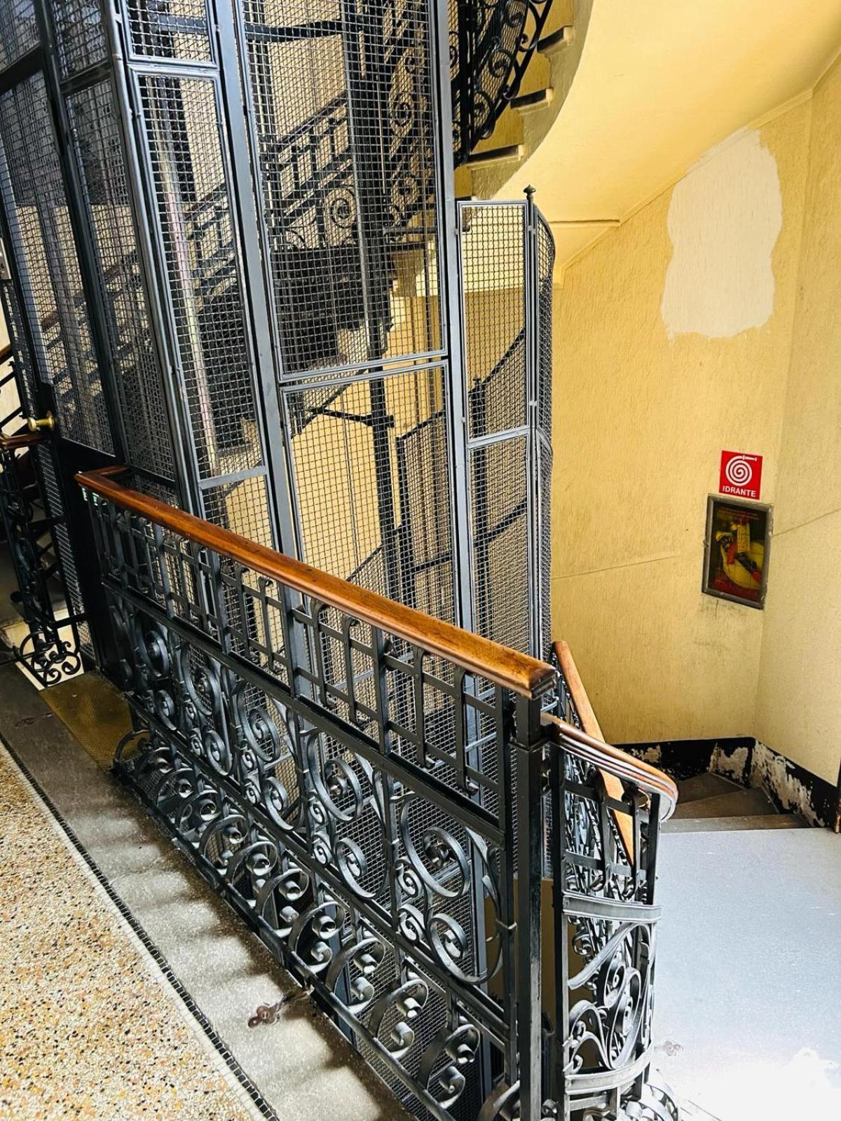 Hostel Boutique Мілан Екстер'єр фото